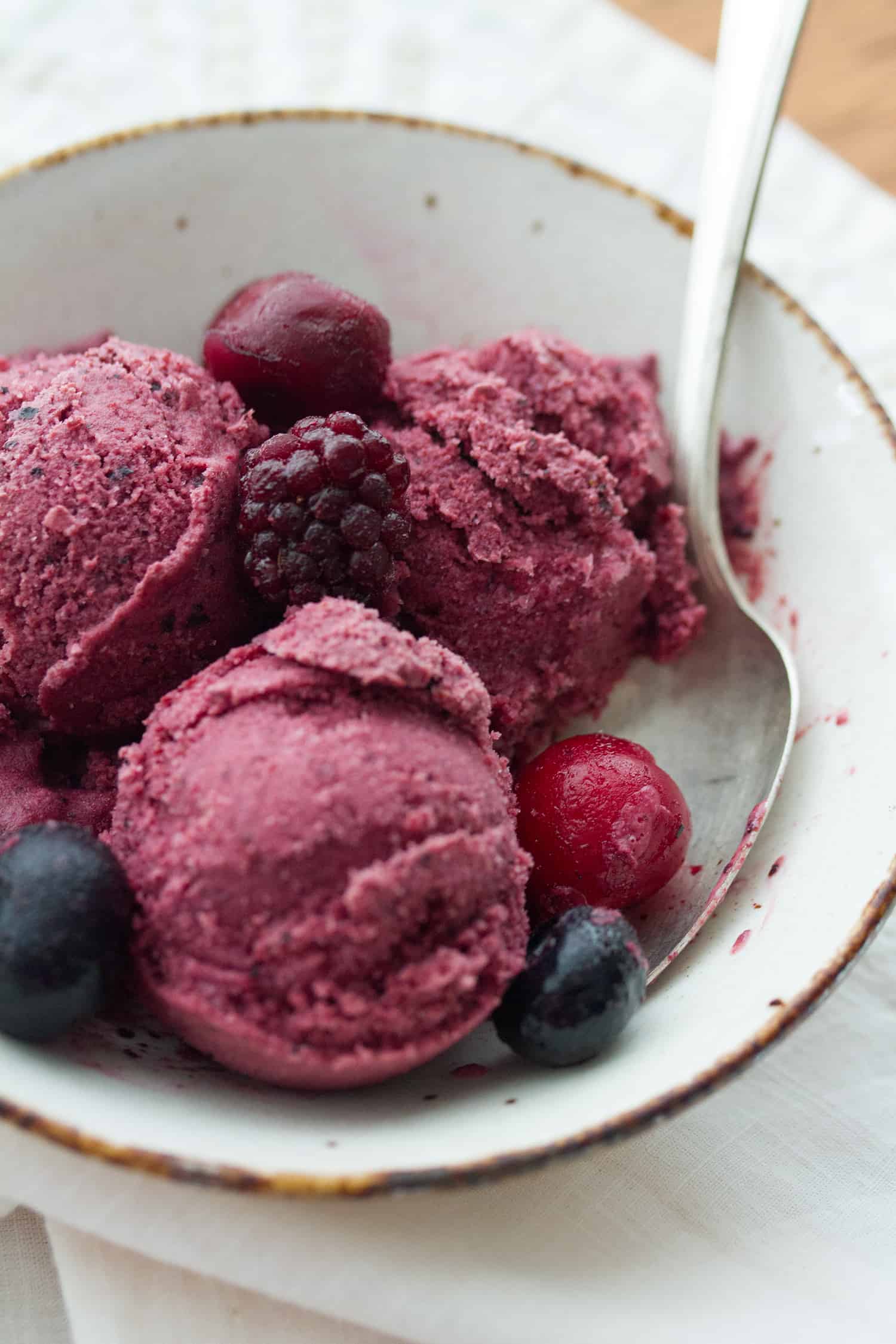 Raspberry Frozen Yogurt