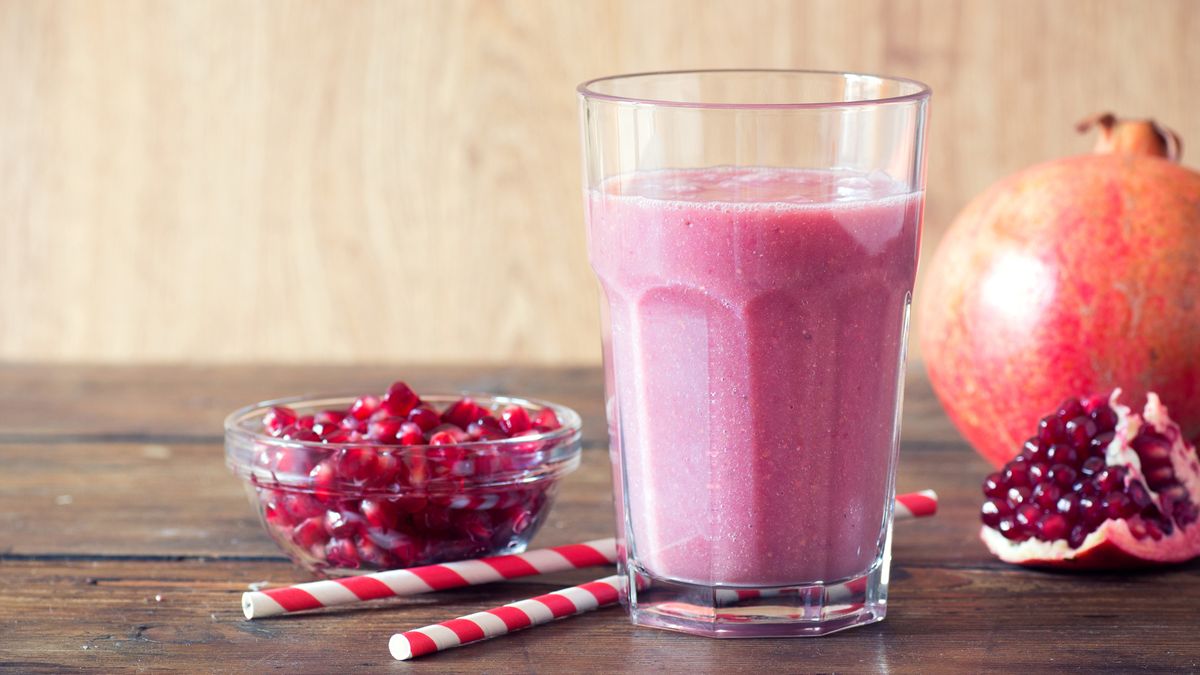 Pomegranate and Kale Power Smoothie
