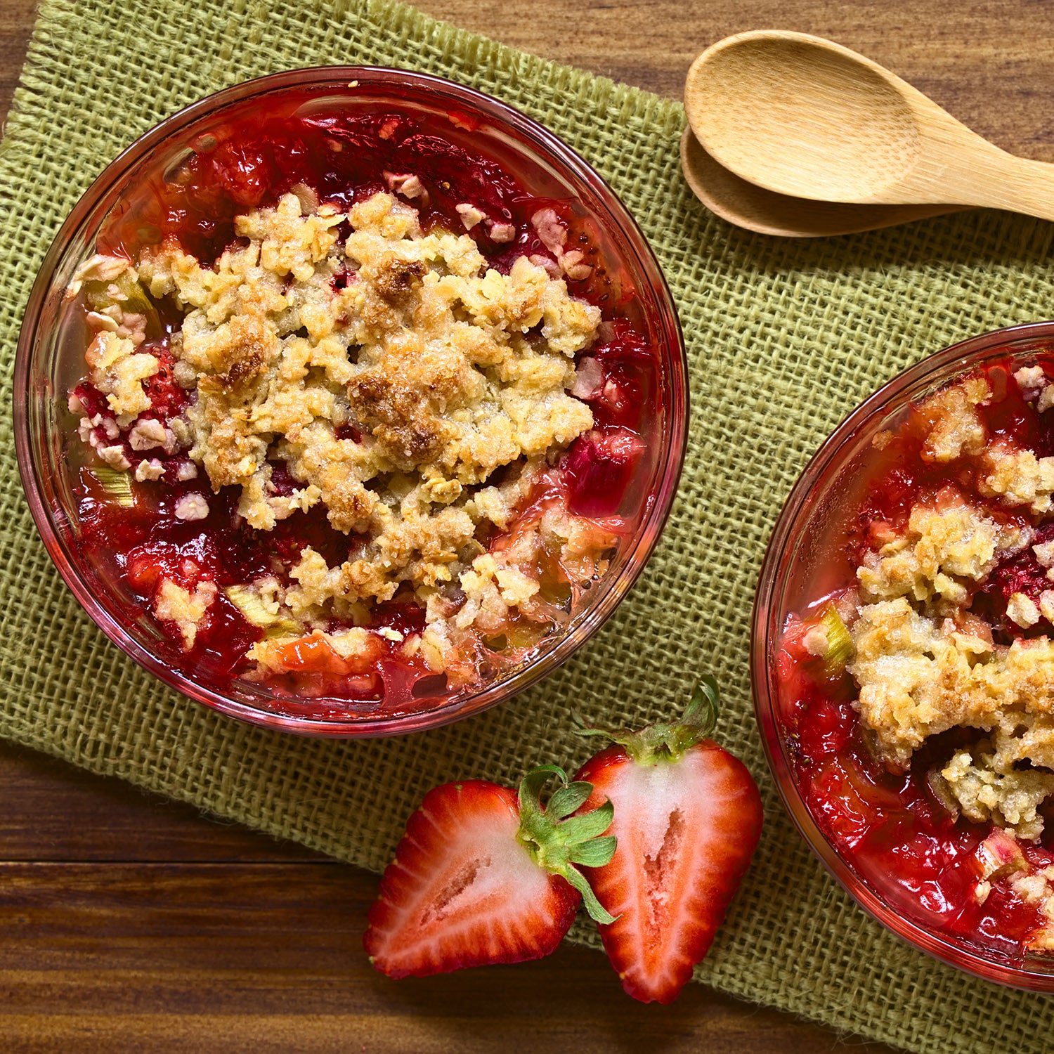 Strawberry rhubarb overnight oats